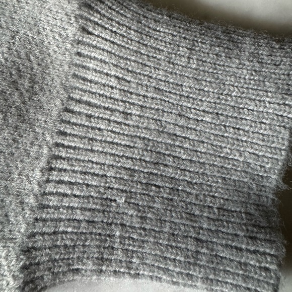 LOEWE
Anagram Cashmere & Cotton Sweater - Picture 9 of 10